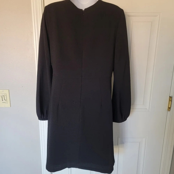NWT Taylor Dress Black Crepe Long Puff Sleeves V Neck Style 5803 M. Size 6 - Picture 5 of 14
